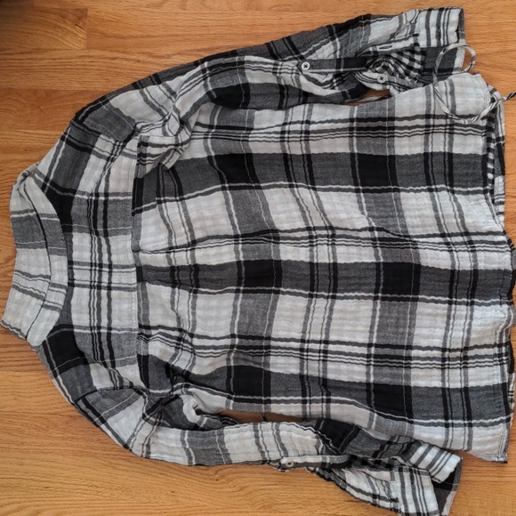 Maternity plaid top - Picture 2 of 5